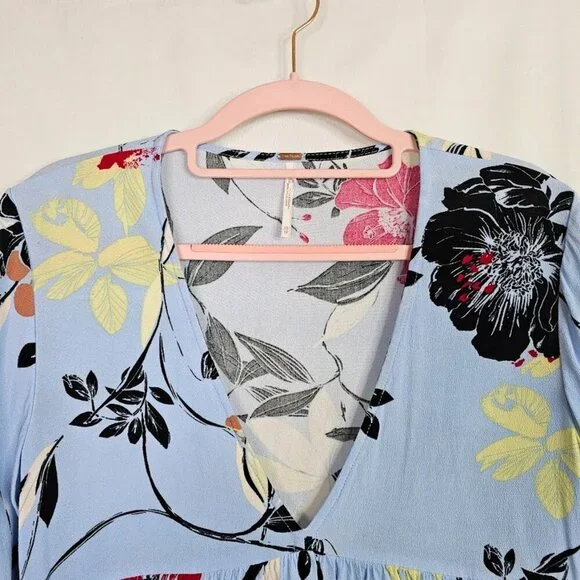 Women's FREE PEOPLE Bella Tunic Top Floral BLUE BLACK YELLOW RED size XS Boho - Picture 3 of 7
